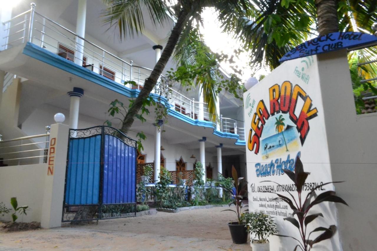 Sea Rock Beach Hotel อารูกัมเบย์ ภายนอก รูปภาพ