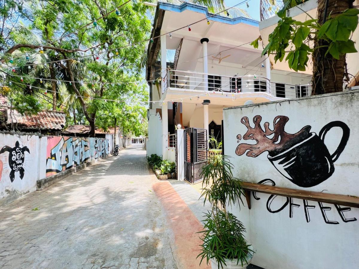 Sea Rock Beach Hotel อารูกัมเบย์ ภายนอก รูปภาพ