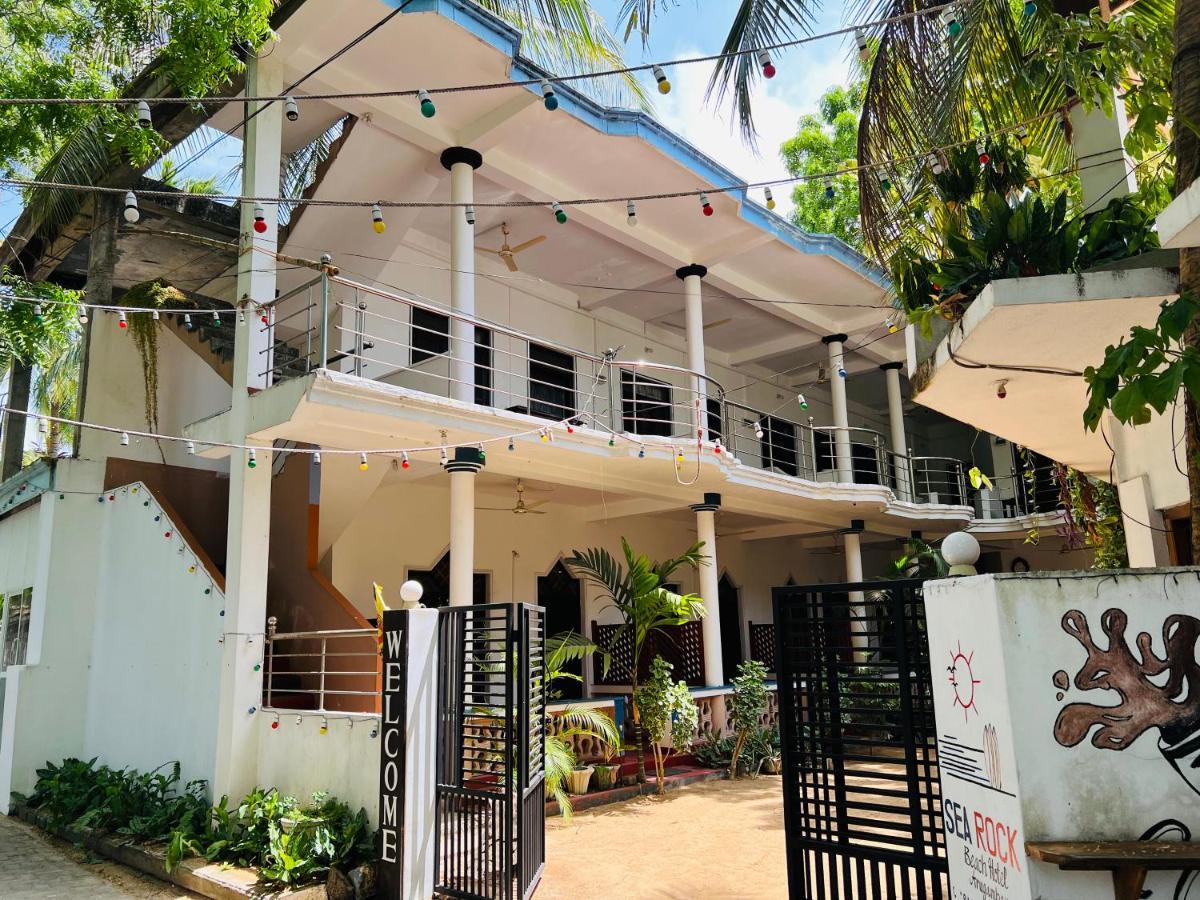 Sea Rock Beach Hotel อารูกัมเบย์ ภายนอก รูปภาพ