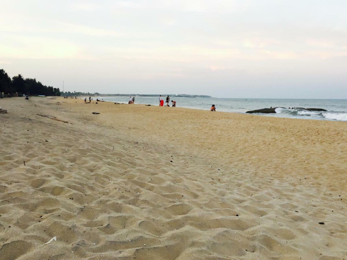 Sea Rock Beach Hotel อารูกัมเบย์ ภายนอก รูปภาพ